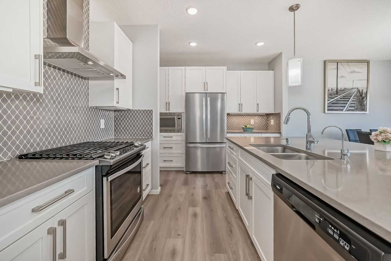 300 Walgrove Blvd Se - Photo 5 of 10