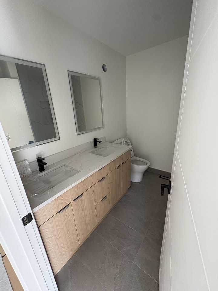 9007 92 St Nw - Photo 3 of 8