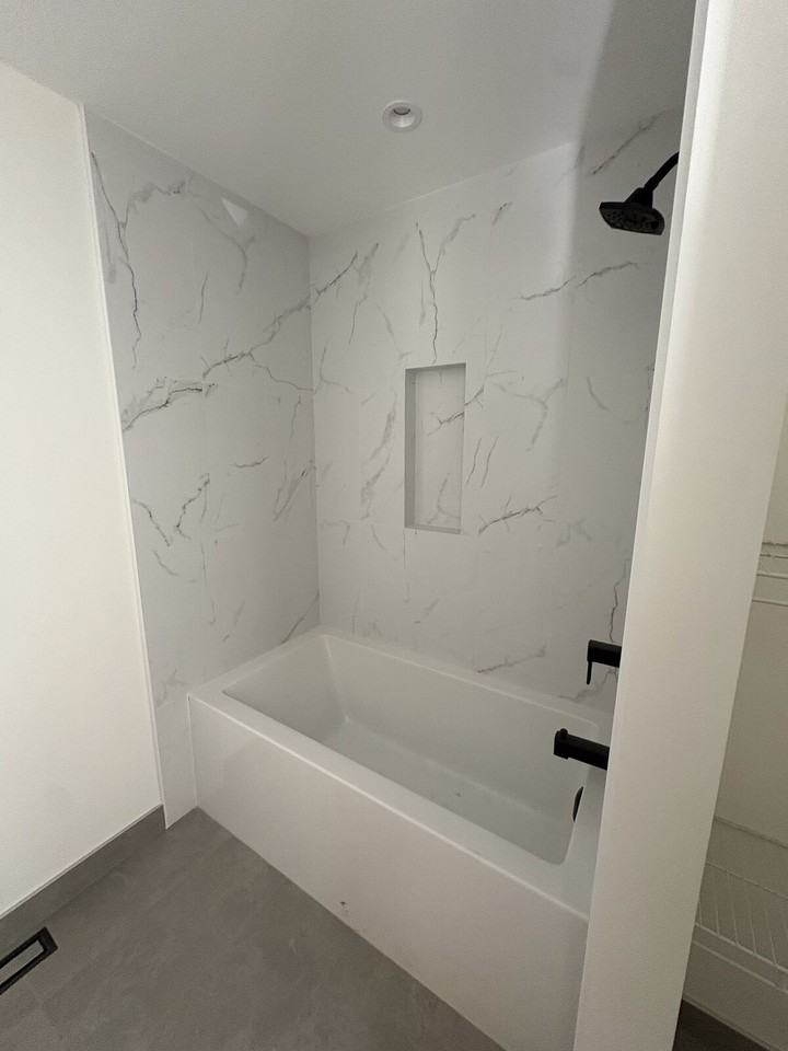 9007 92 St Nw - Photo 4 of 8