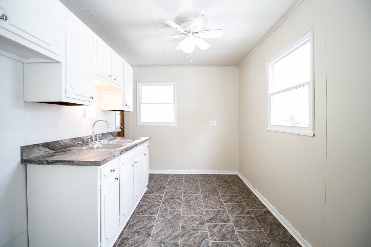 160 Eldred Ave #NA - Photo 6 of 24