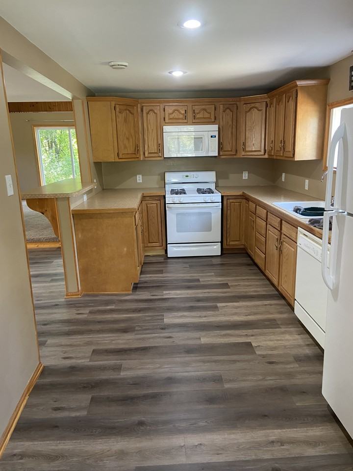 1221 Carnelian St N #NA - Photo 2 of 14