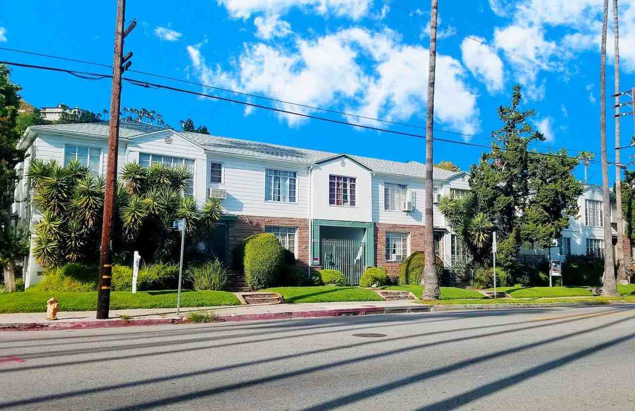 7665 Hollywood Blvd #15