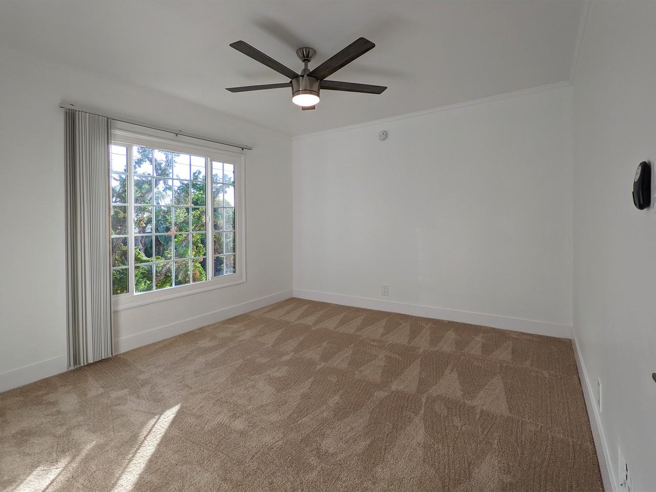 7665 Hollywood Blvd #15 - Photo 6 of 23