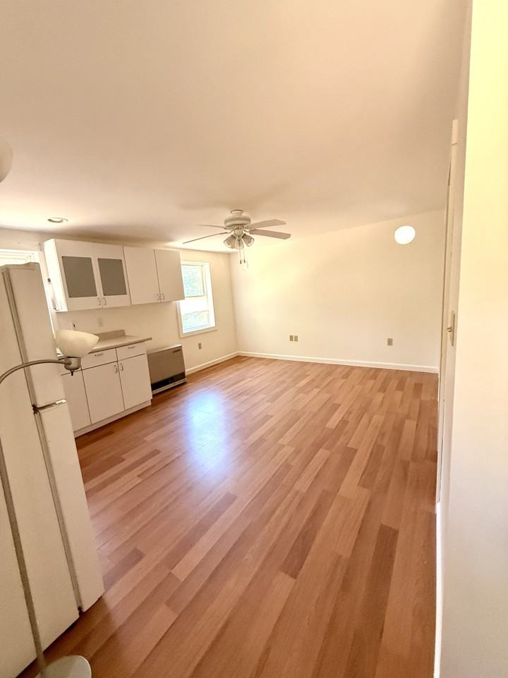 35 Libby Ave #B - Photo 3 of 11