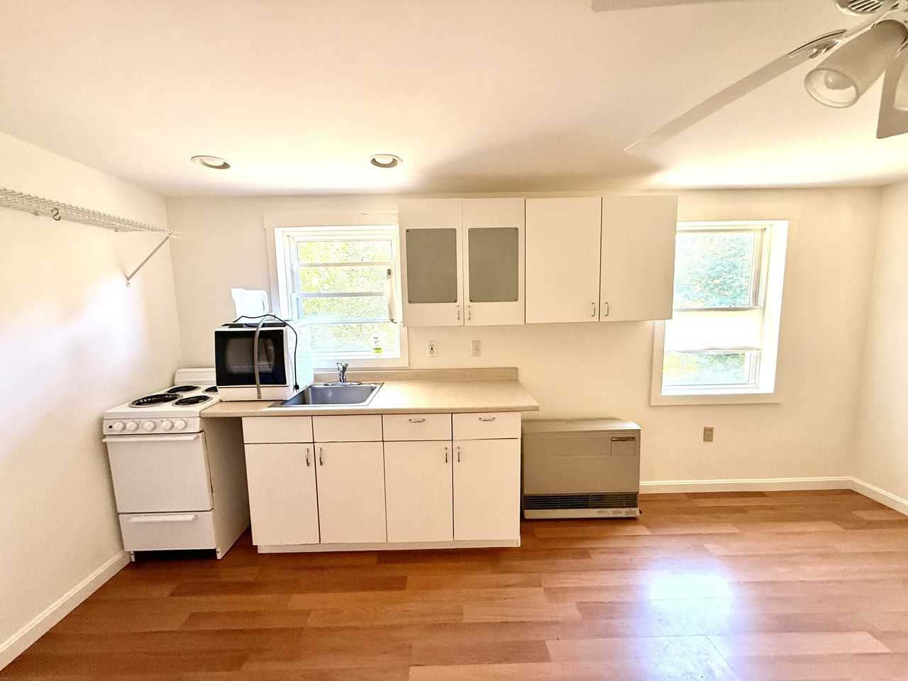 35 Libby Ave #B - Photo 4 of 11