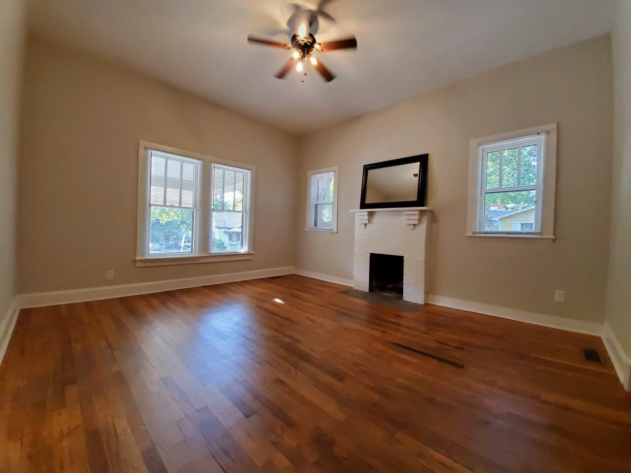 1001 S Person St #NA - Photo 4 of 8