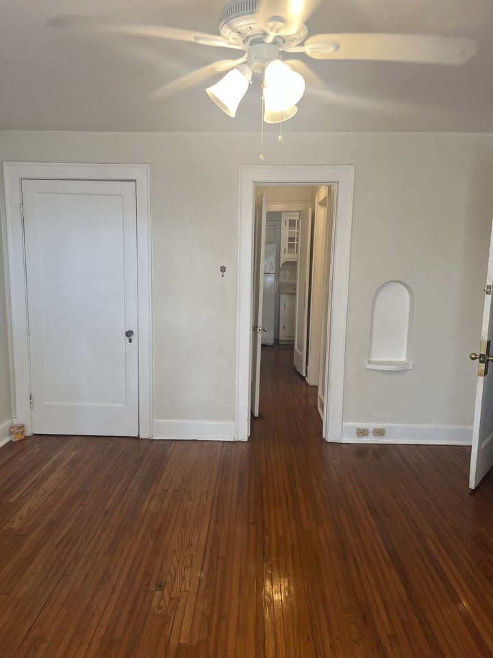 317 City Park Ave #1B - Photo 4 of 7