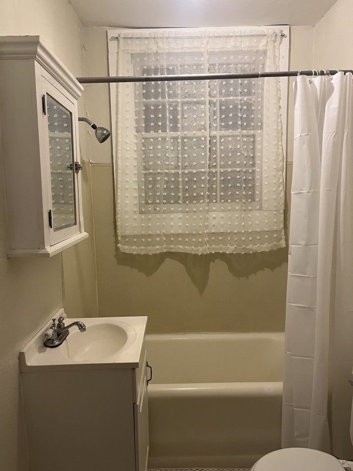 317 City Park Ave #1B - Photo 6 of 7