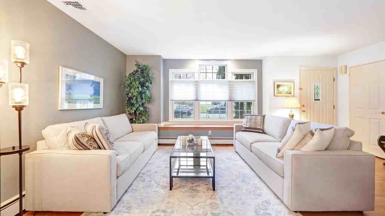 345 11th St #NA - Photo 5 of 25