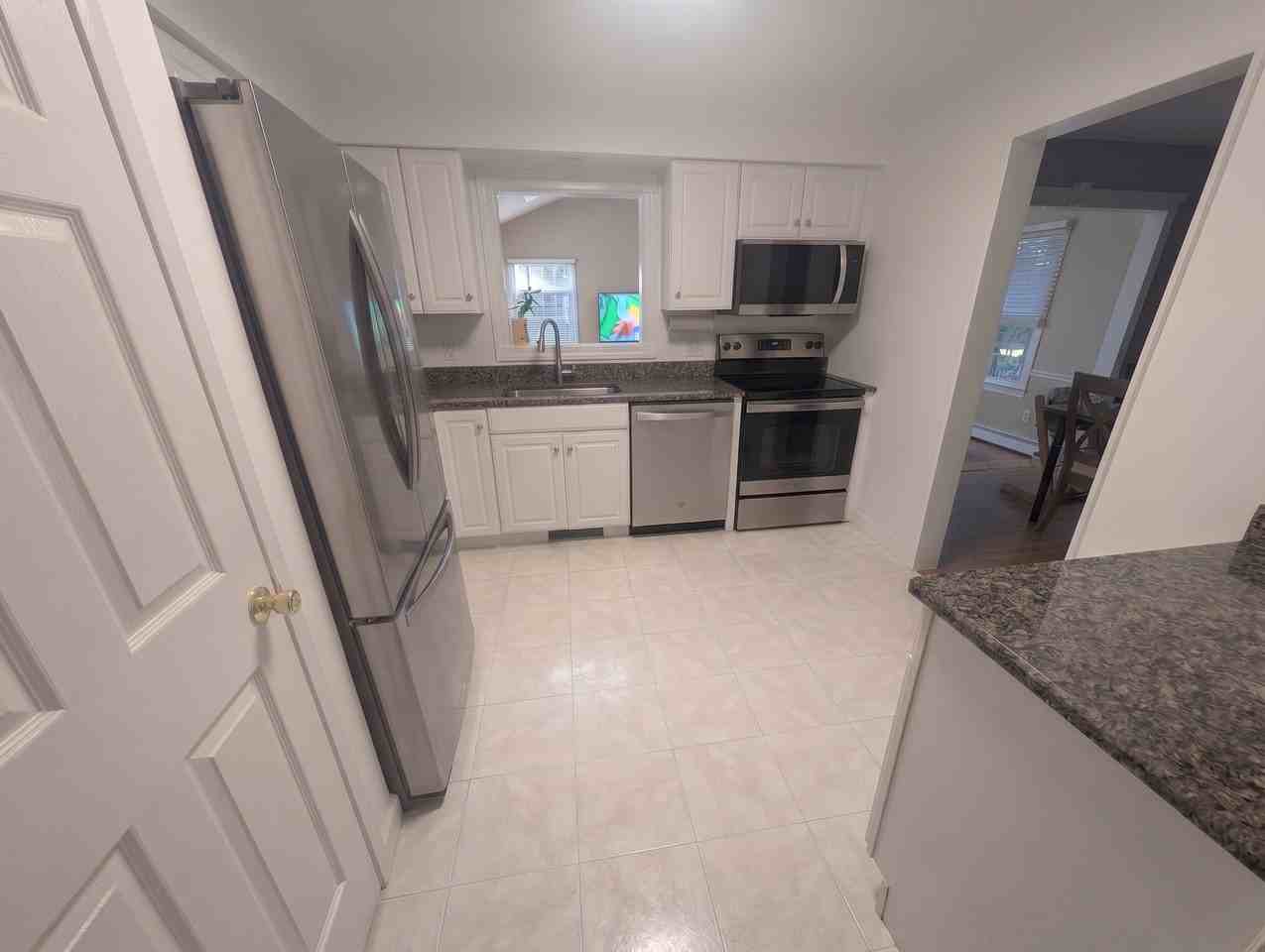 345 11th St #NA - Photo 7 of 25
