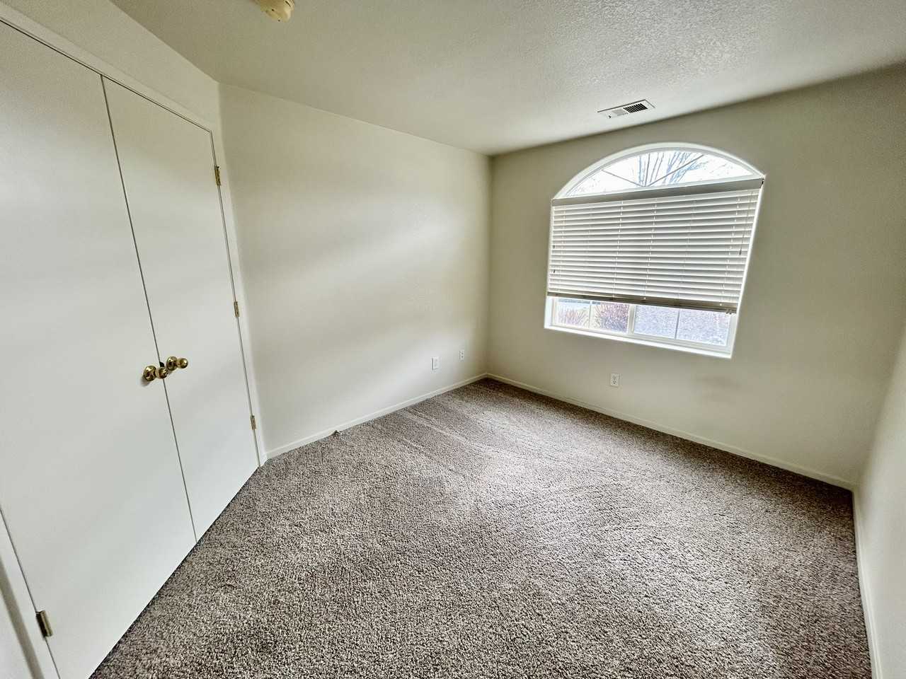 1063 Cedar Crest Dr #NA - Photo 5 of 14