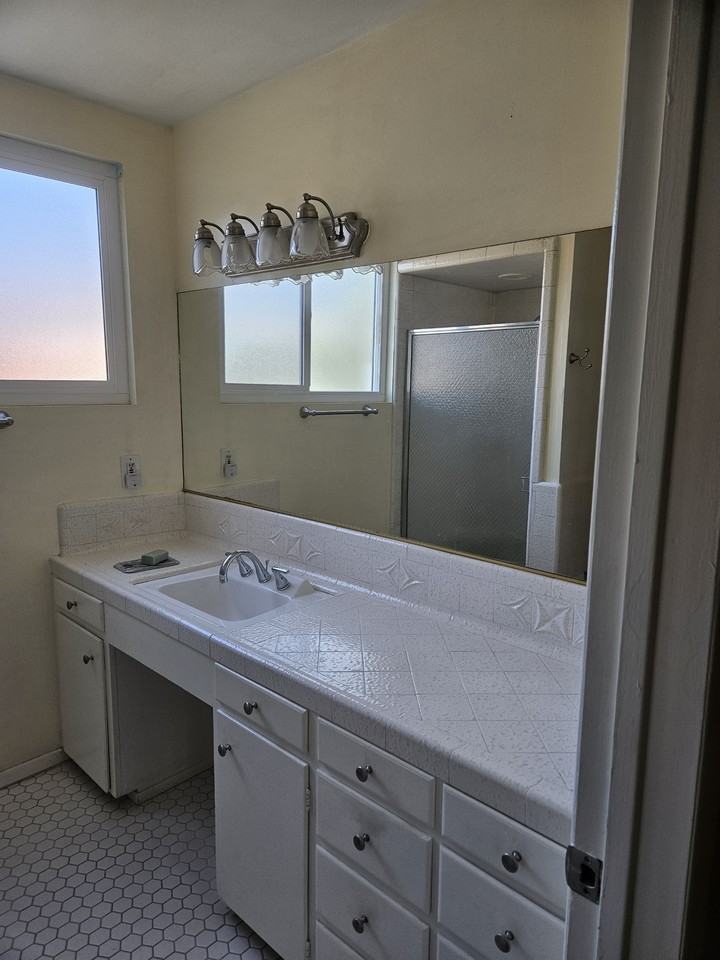 317 N 7th St - Photo 3 of 7