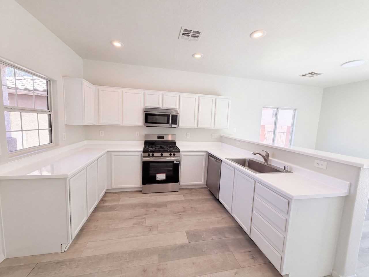 2842 Swanson Ave #NA - Photo 3 of 14