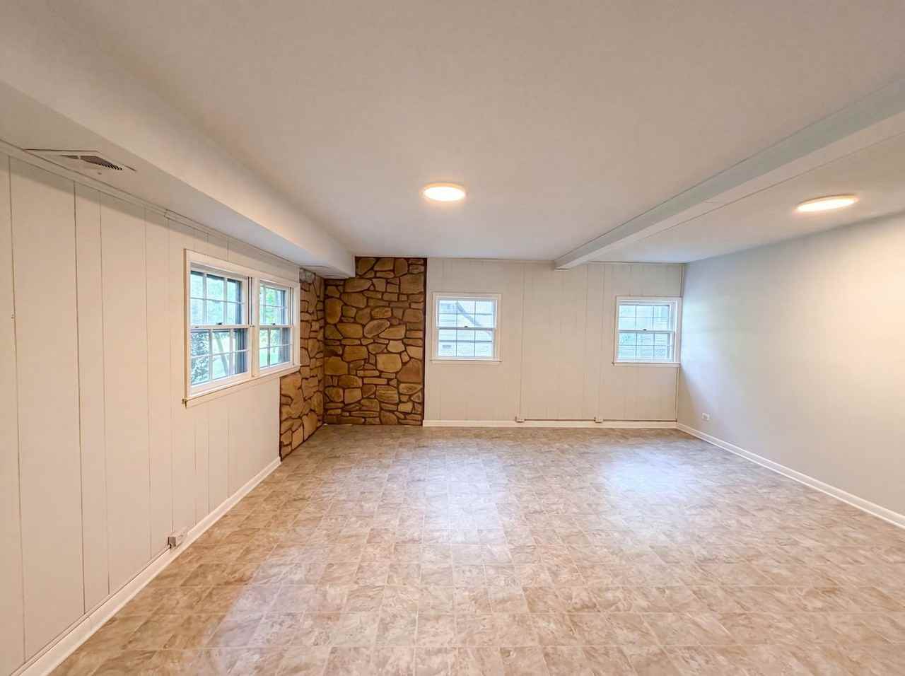 918 Hillview Dr #NA - Photo 4 of 14