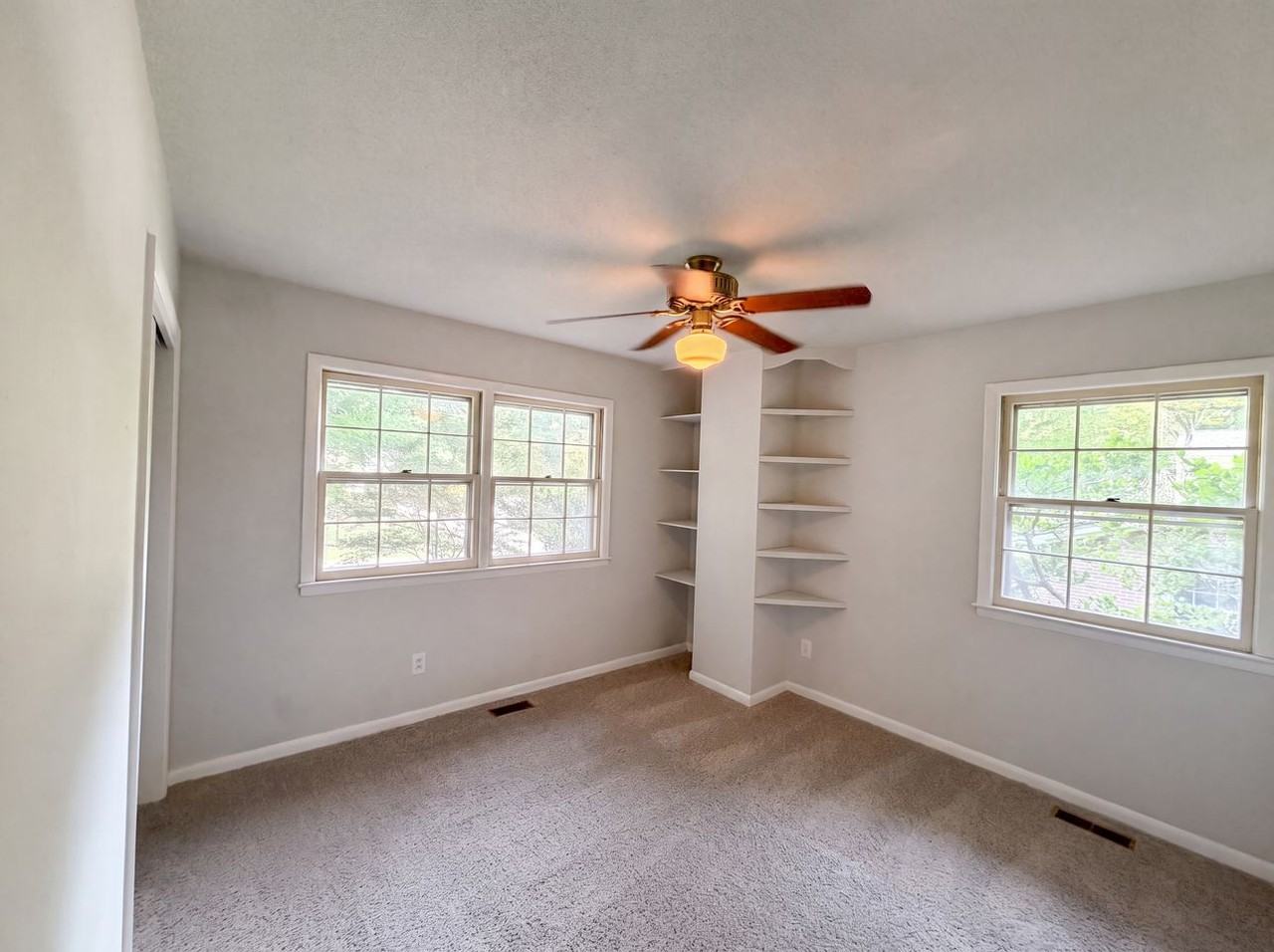 918 Hillview Dr #NA - Photo 5 of 14