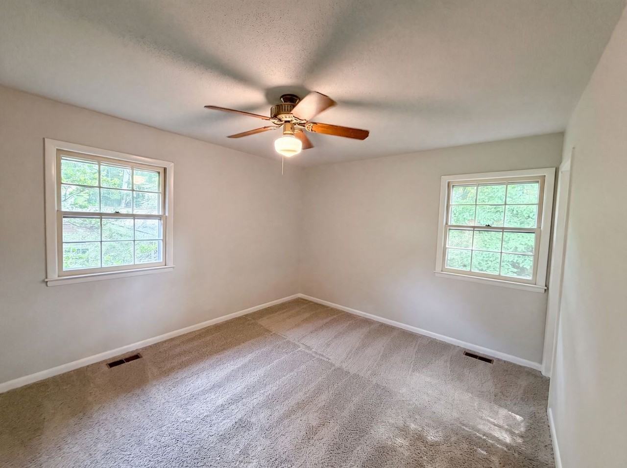 918 Hillview Dr #NA - Photo 6 of 14