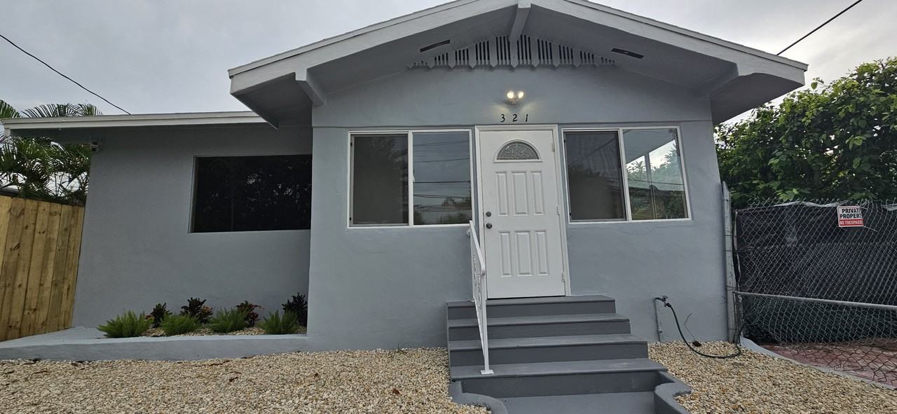 321 Sw 16th Ave #NA - Photo 2 of 7