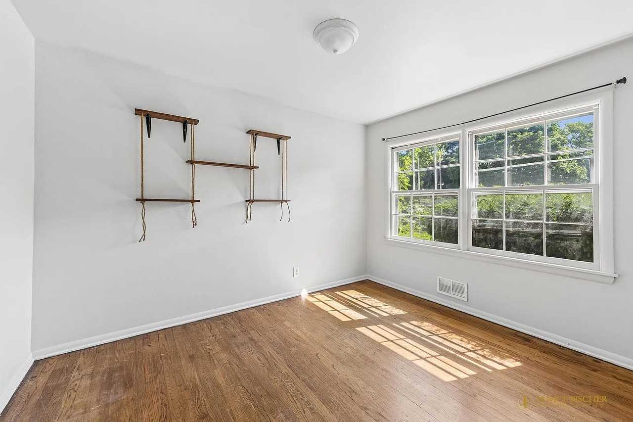622 Warren Ave #NA - Photo 2 of 11