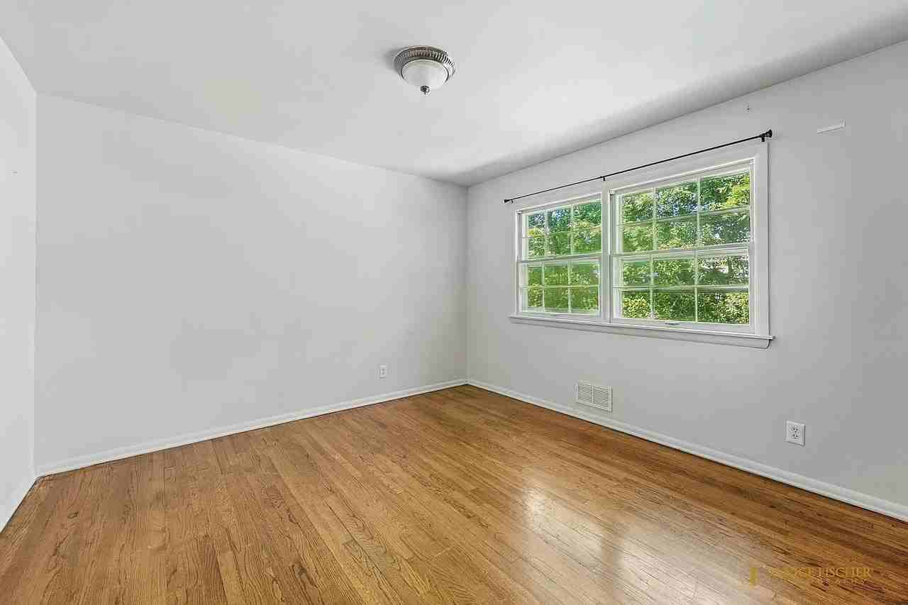 622 Warren Ave #NA - Photo 5 of 11