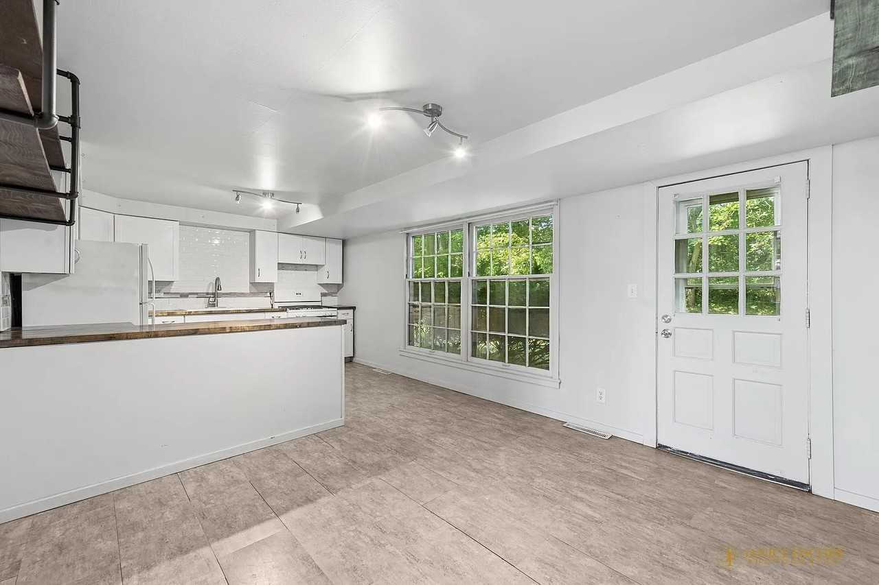 622 Warren Ave #NA - Photo 7 of 11