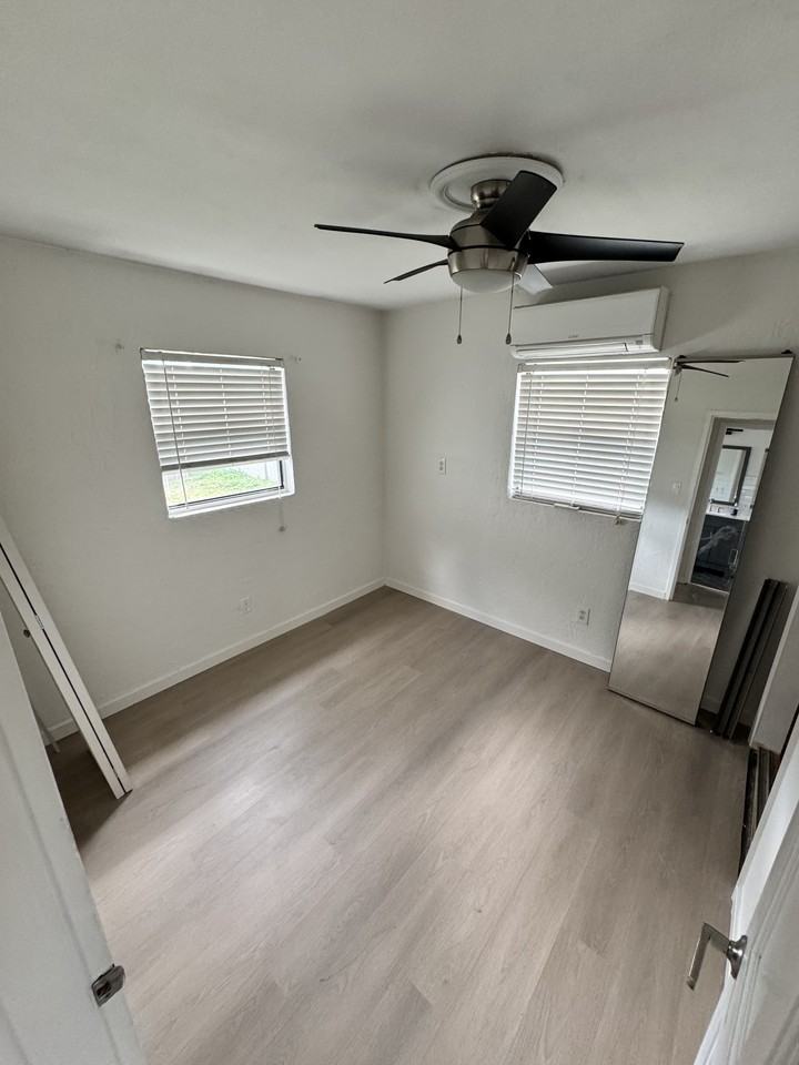1120 56th Ave N #NA - Photo 6 of 12