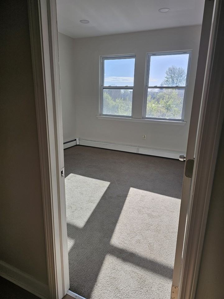 164 Martin St #3FL - Photo 5 of 6