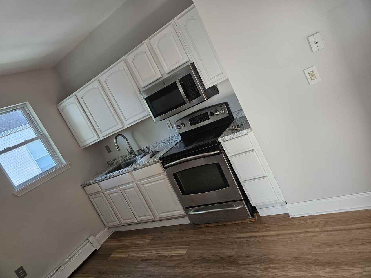 164 Martin St #3FL - Photo 6 of 6