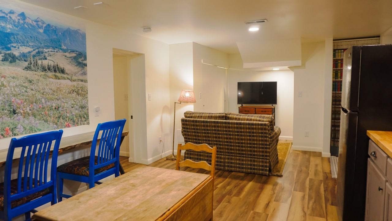 1626 E Platte Ave #B - Photo 4 of 10