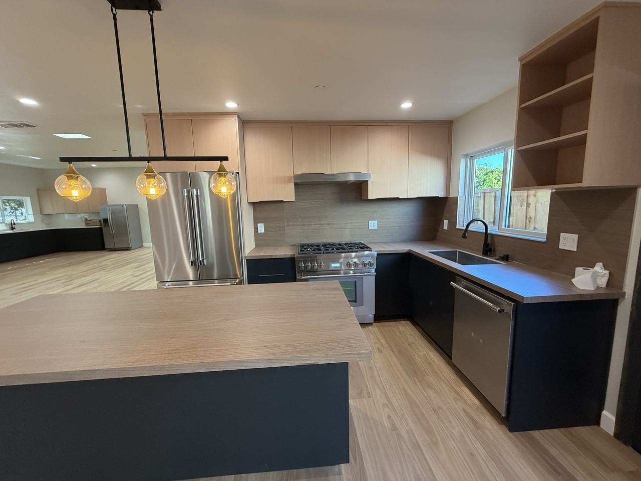 605 Second Avenue - Photo 3 of 11