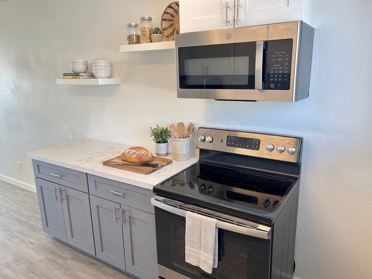 2020 W Orangewood Ave #210 - Photo 4 of 41
