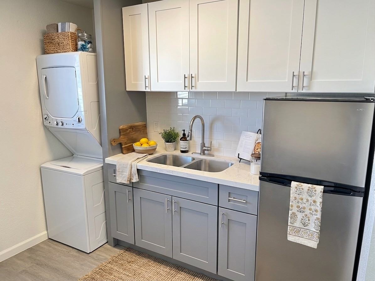 2020 W Orangewood Ave #210 - Photo 6 of 41
