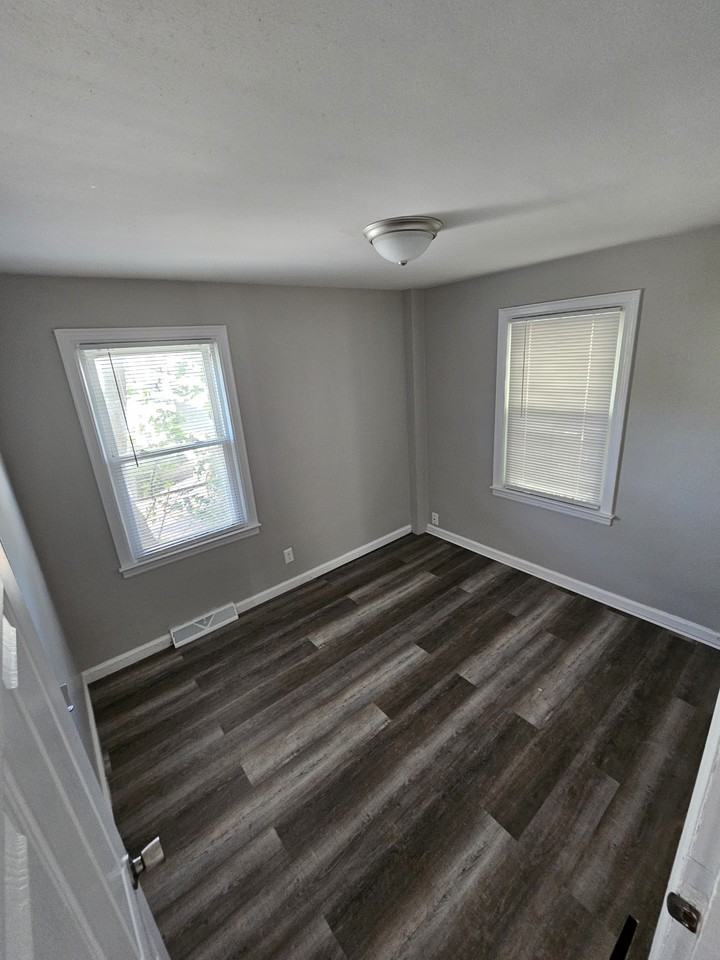 2490 Lexington Ave #NA - Photo 3 of 6