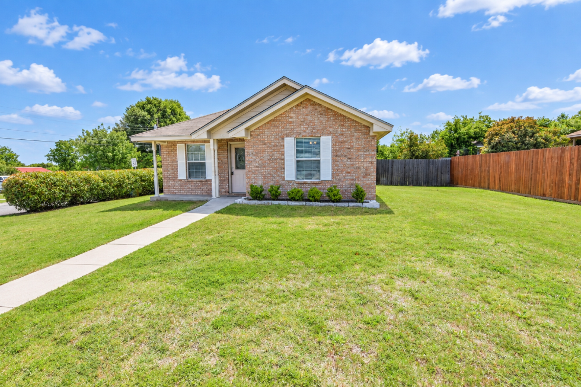 900 Concho St #NA - Photo 2 of 20