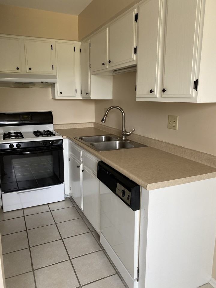 8161 Mount Ct #C - Photo 2 of 11