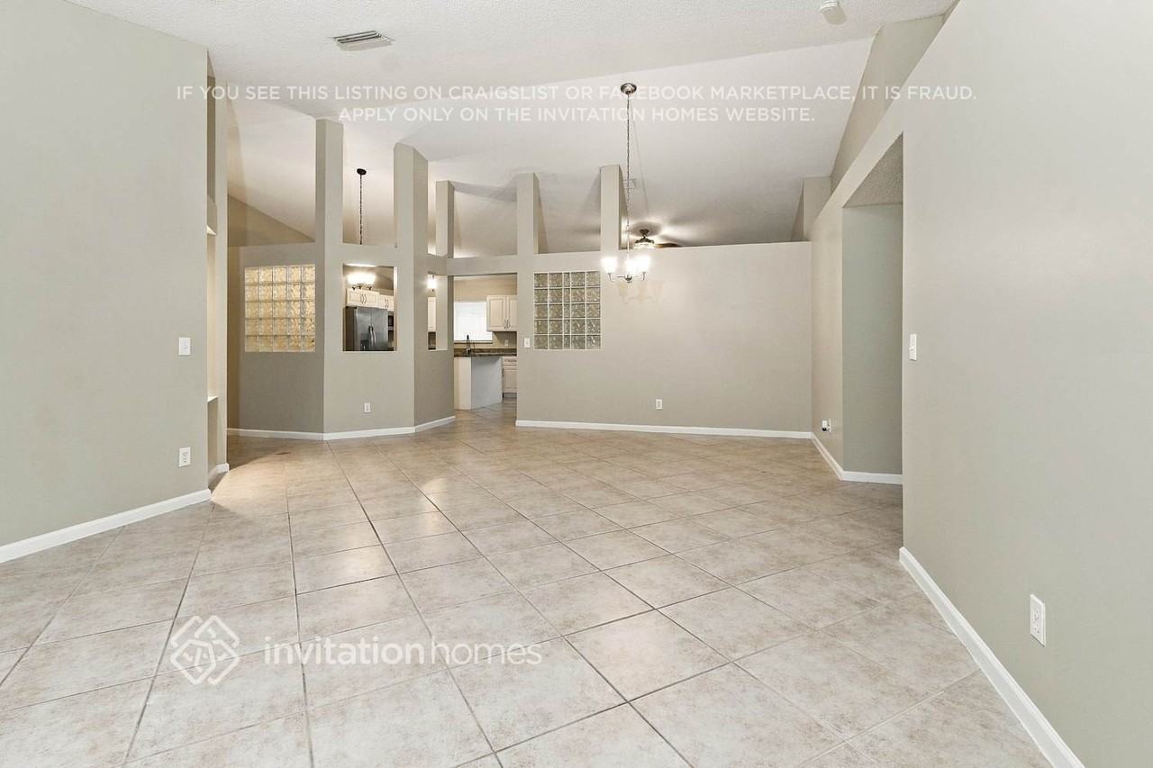 6268 Windlass Cir - Photo 5 of 17