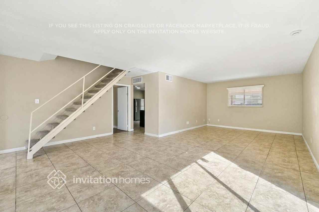 8018 W Osborn Rd - Photo 6 of 18