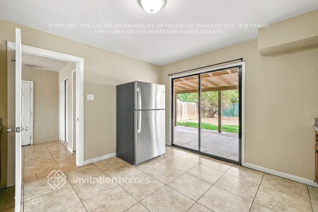 8018 W Osborn Rd - Photo 7 of 18