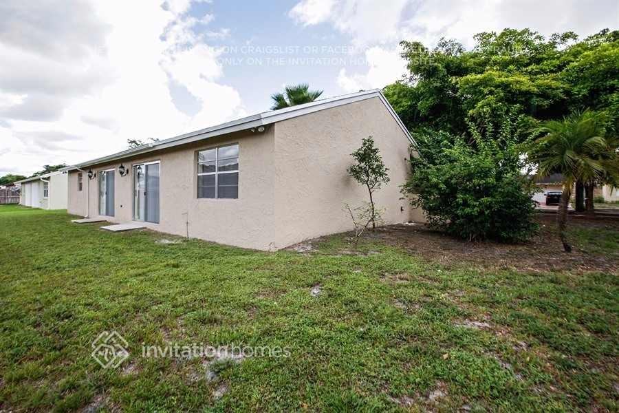 19432 Nw 62nd Ct - Photo 2 of 21