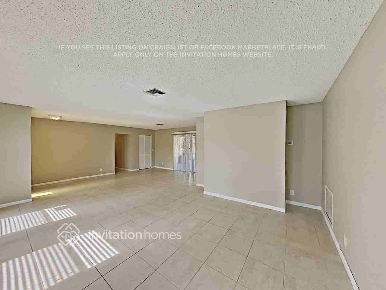 1099 Nw 5th Ave - Photo 5 of 22