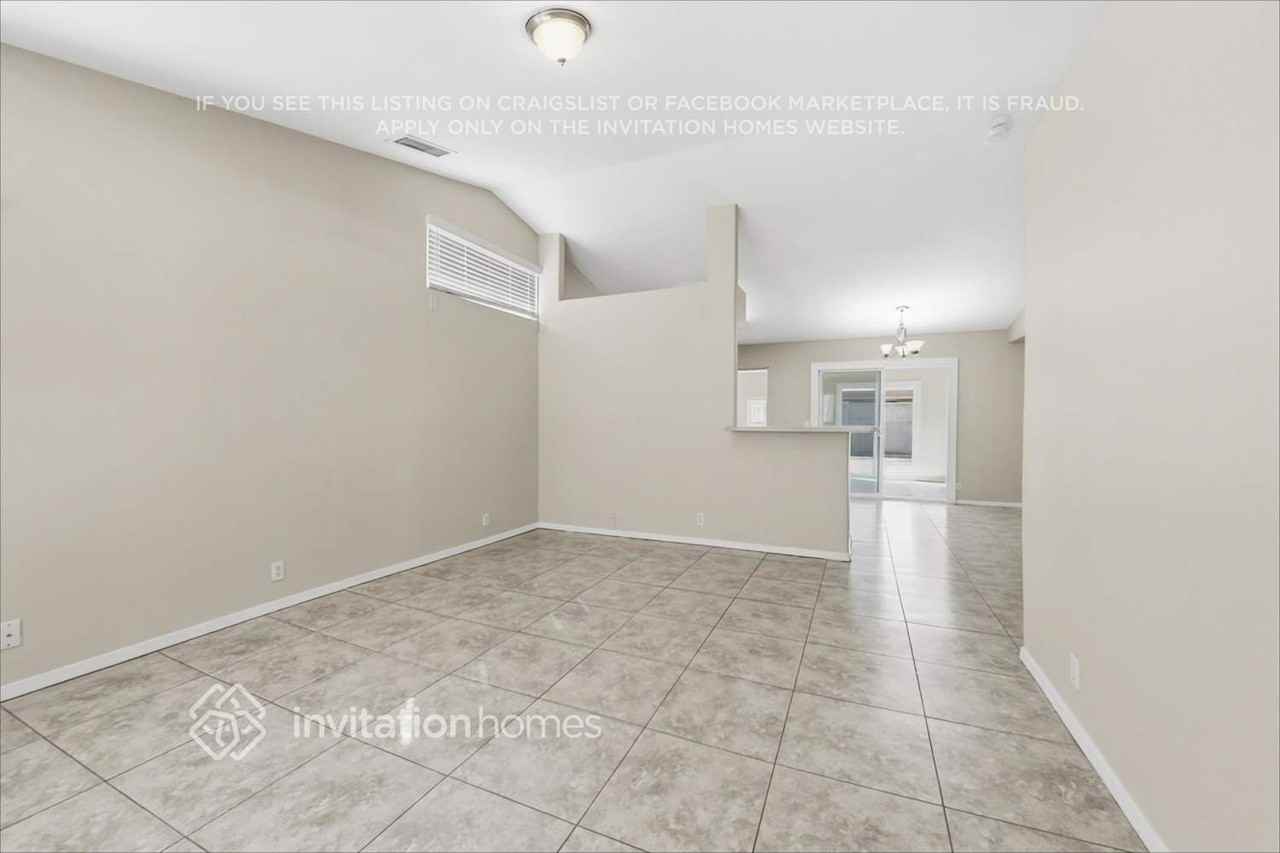 8013 W Stella Ave - Photo 4 of 22