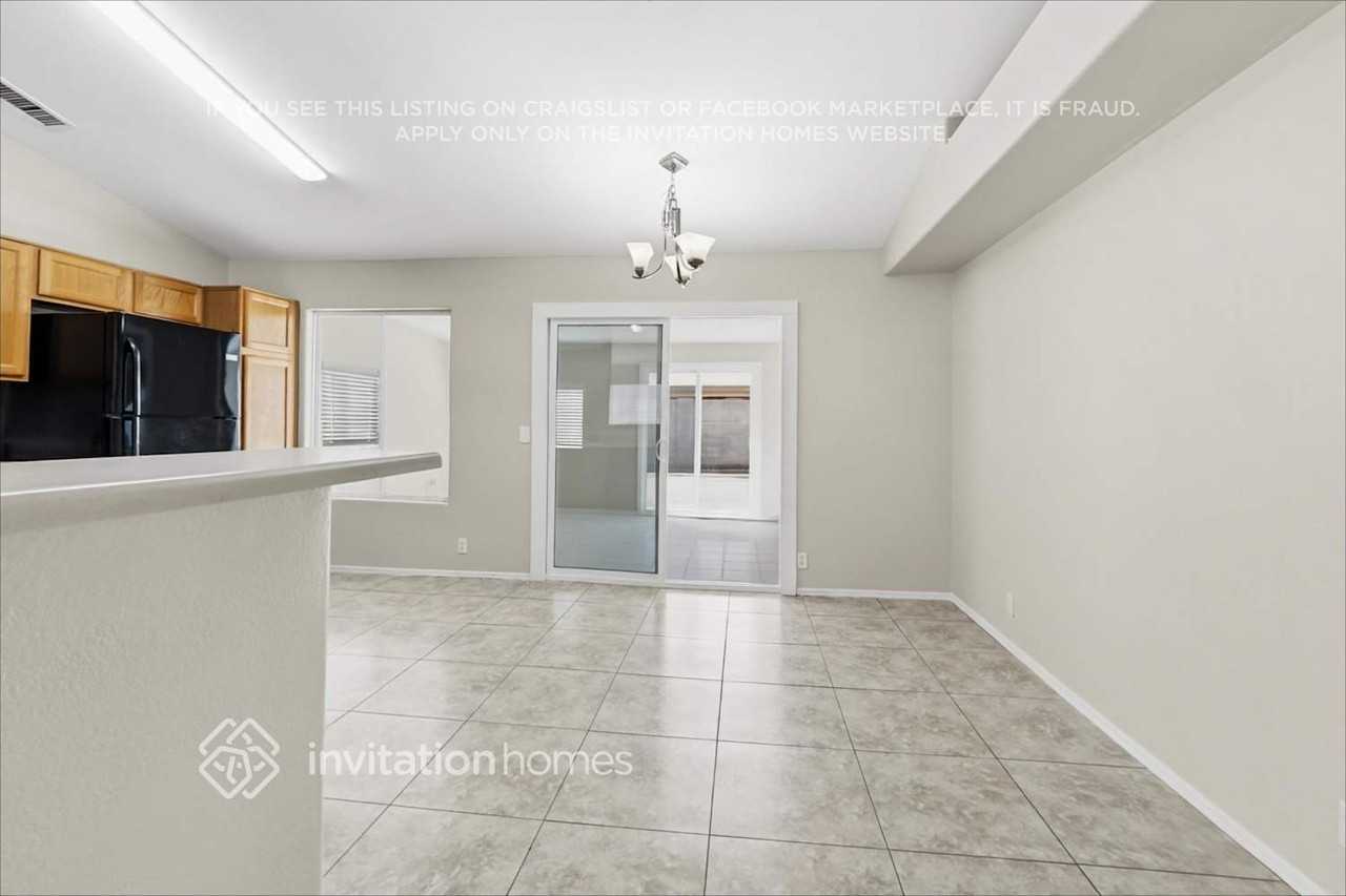 8013 W Stella Ave - Photo 6 of 22