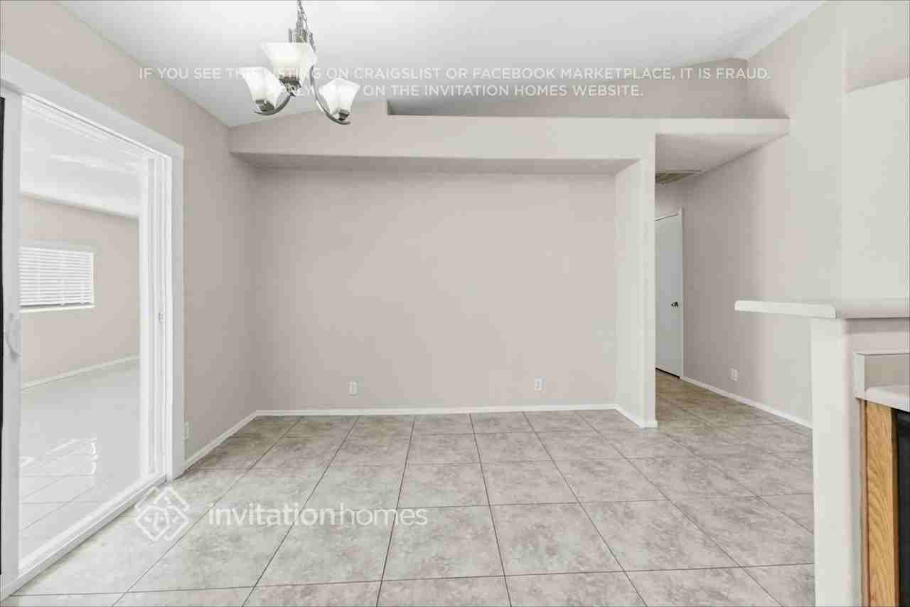 8013 W Stella Ave - Photo 7 of 22