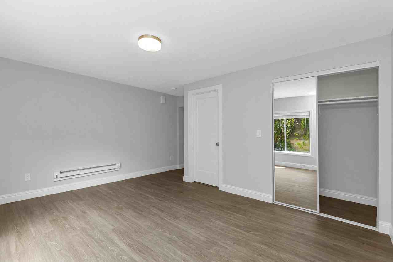 390 Liberty - Photo 5 of 25