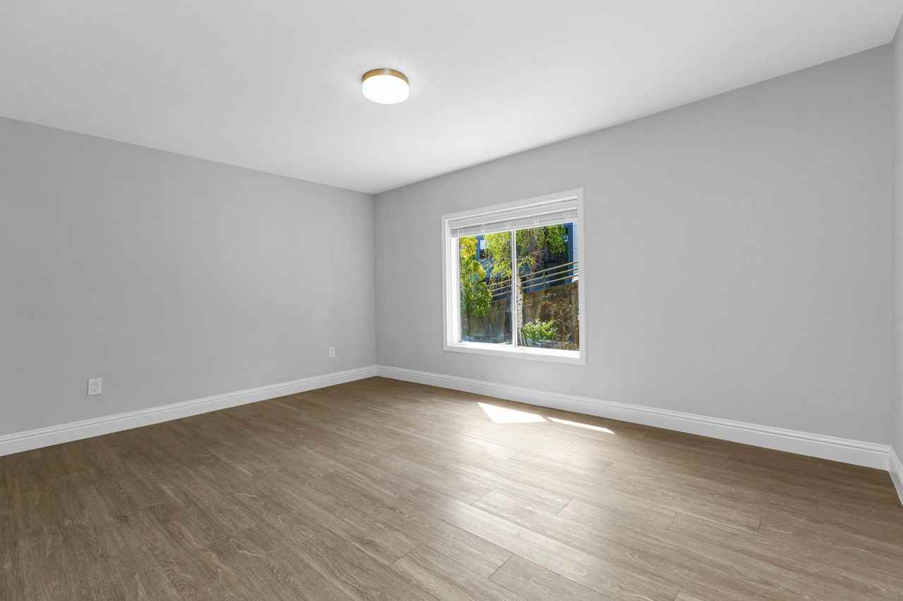390 Liberty - Photo 6 of 25