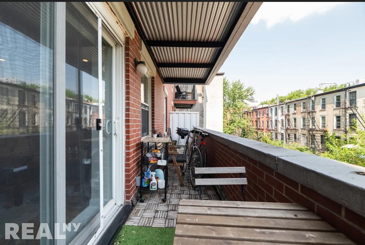 Warren St #403 - Photo 5 of 8