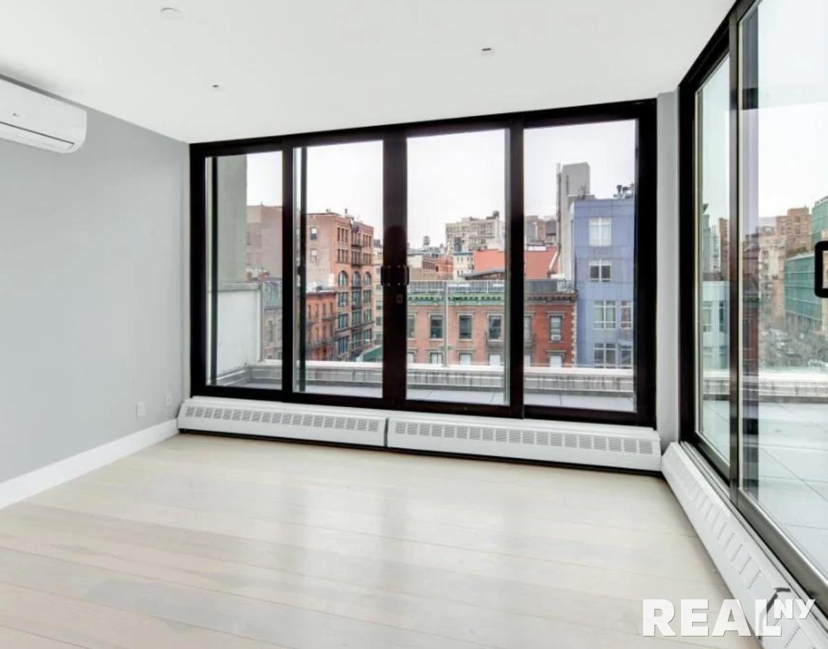 Bowery #3 - Photo 6 of 11