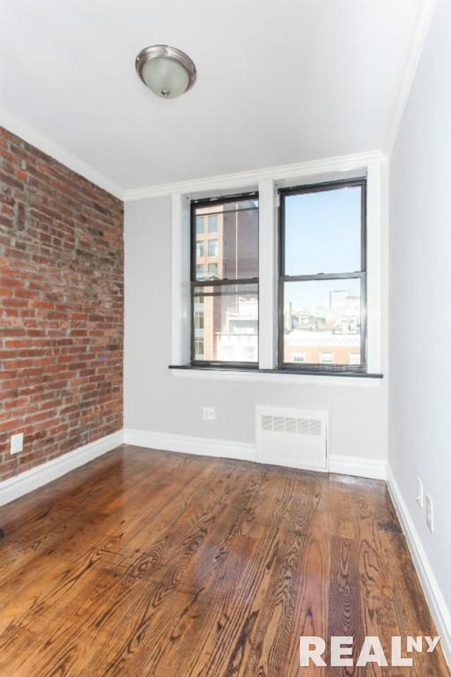 W 14th St #5C - Photo 3 of 4