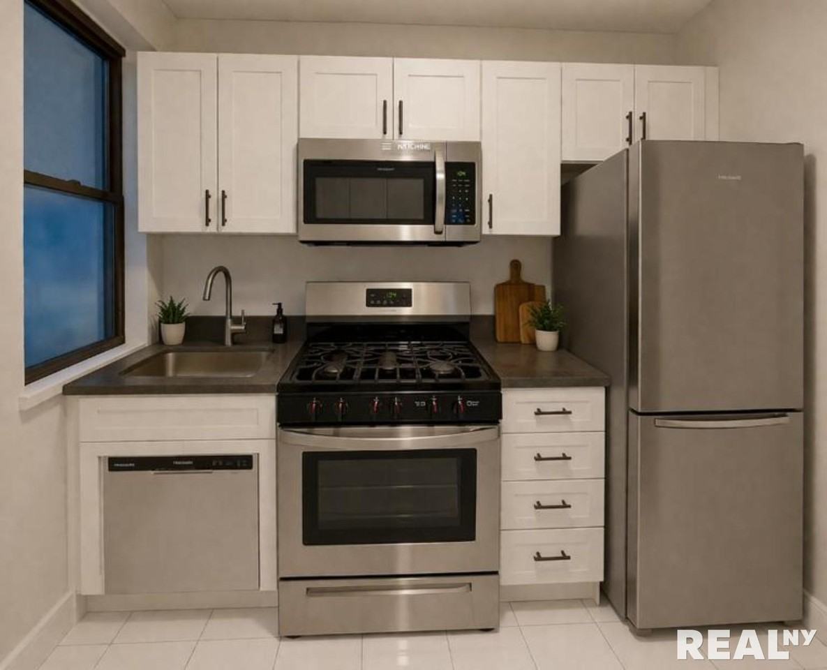 231 E 4th St #5C - Photo 2 of 5