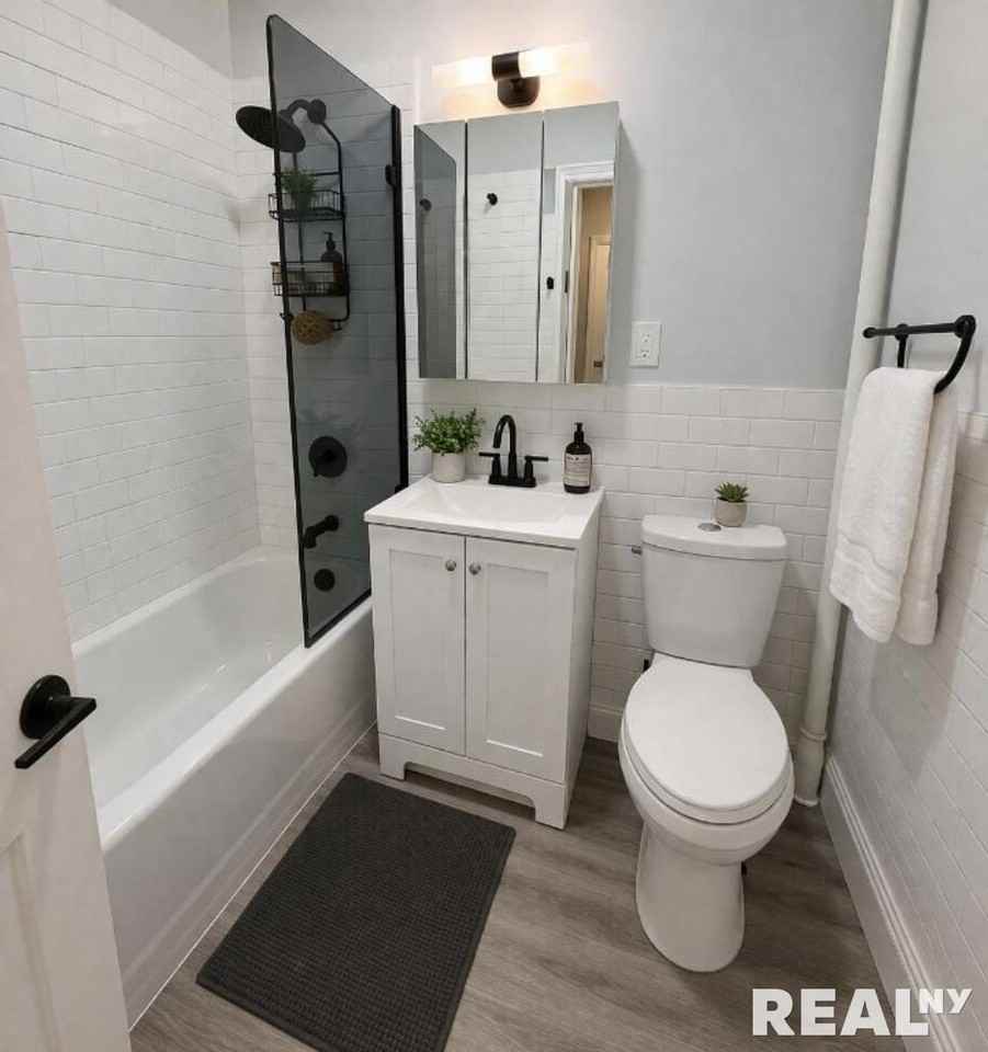 231 E 4th St #5C - Photo 4 of 5