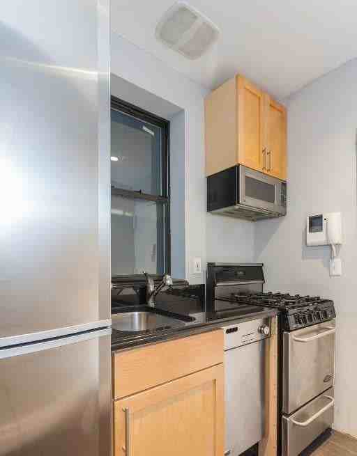 Avenue B #8-5W - Photo 6 of 6